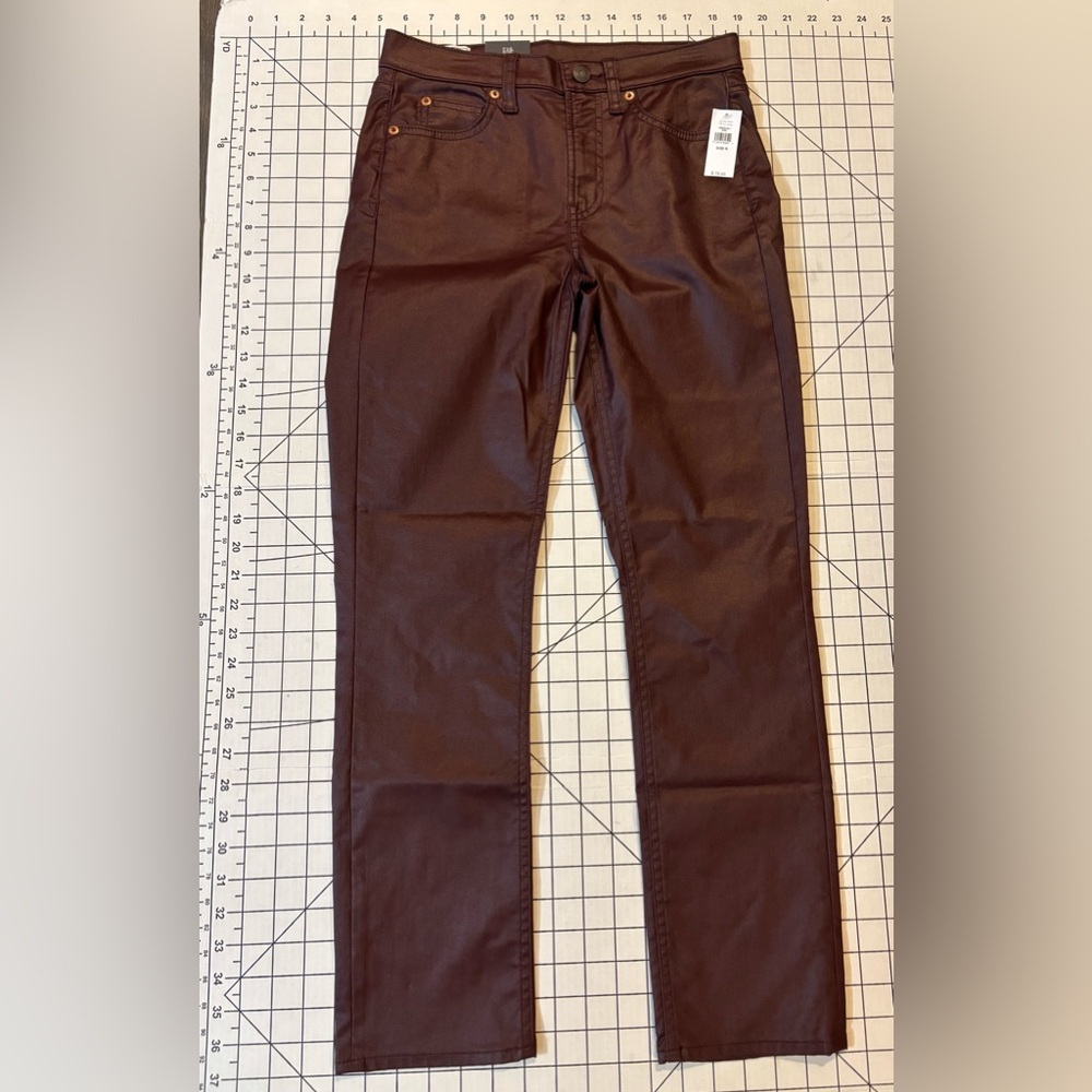 NWT GAP Women’s Size 25/0R Maroon Coated Vintage Slim‎ Mid Rise Jeans